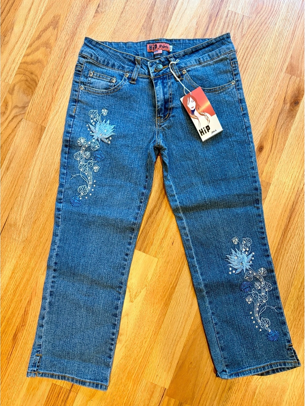 NWT Y2K Hip Jeans Size 3 Embroidered Rhinestone Capri Cropped Flare Jeans